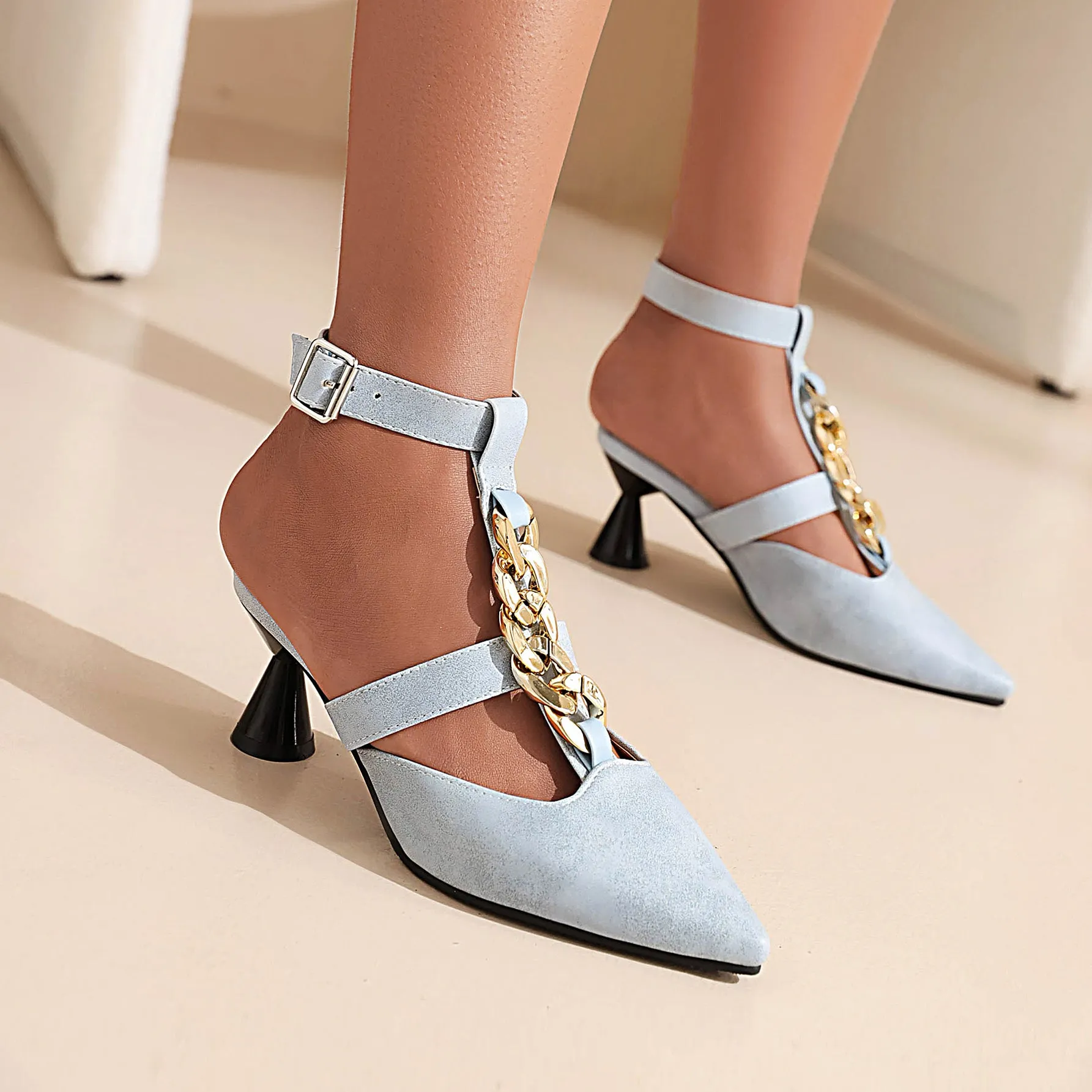 Bigsizeheels Wine Glass Heel Metal Chain Pointed Toe Sandals - Light blue