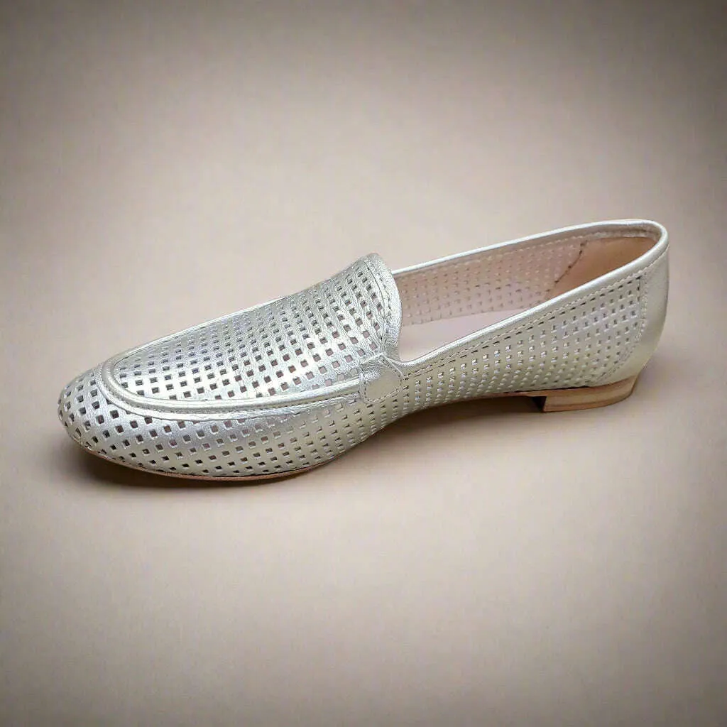 LA LISA -  Platino Perforated Loafer