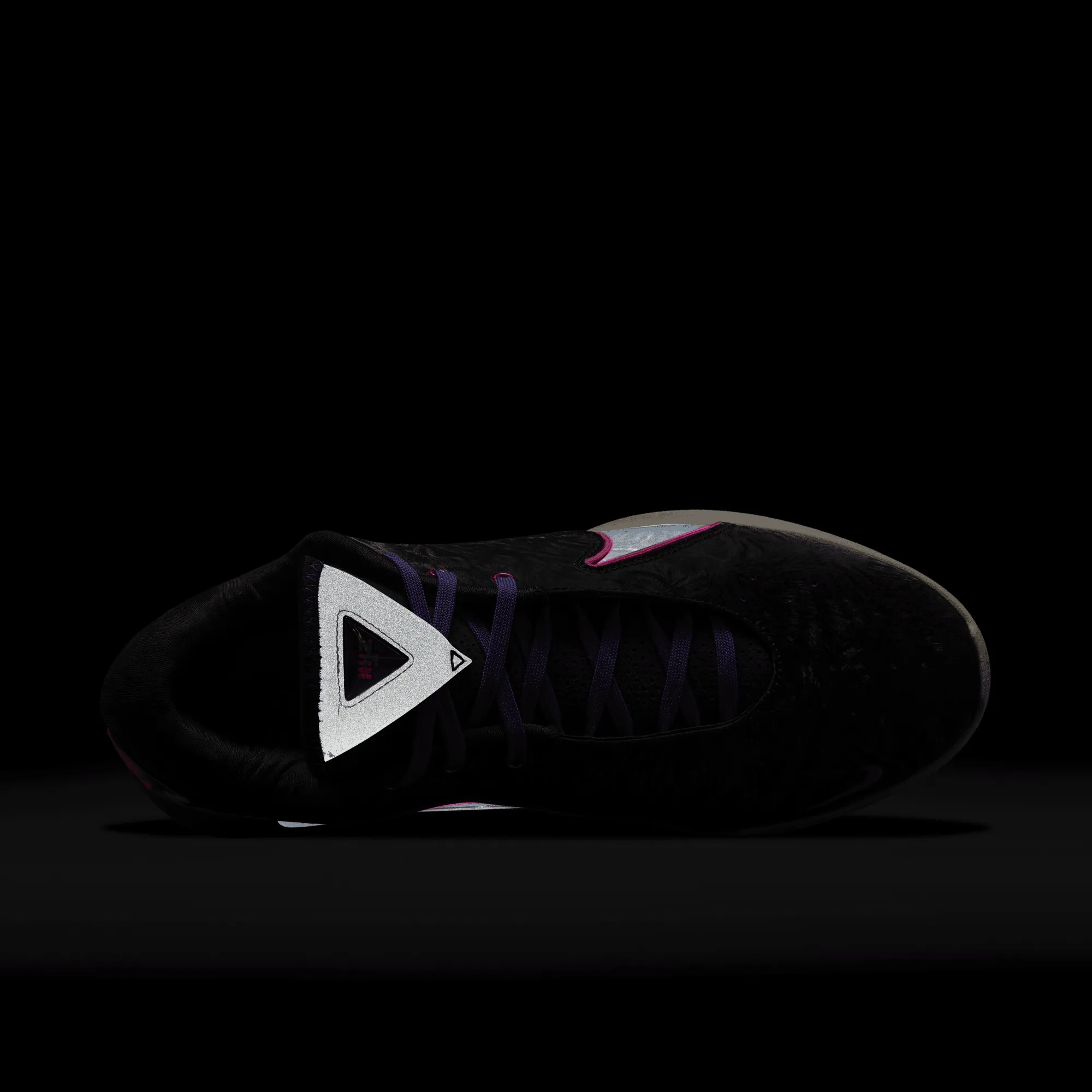 LEBRON XXII EP BASKETBALL SHOES