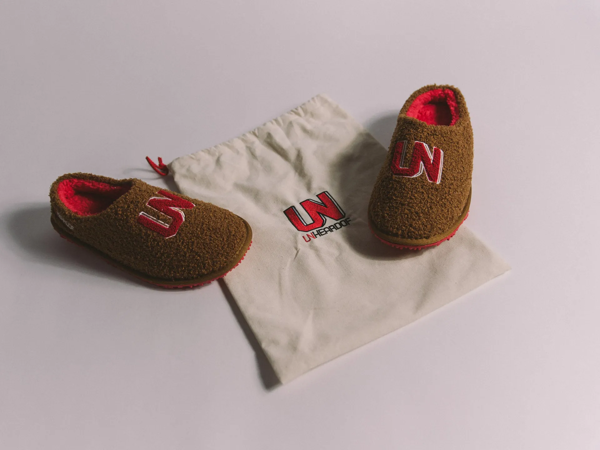 UNHEARDOF Core Logo Indoor House Slippers 'Cubby' OG $55.00