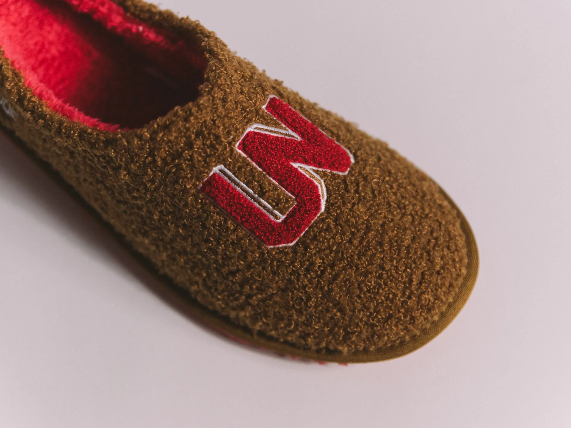 UNHEARDOF Core Logo Indoor House Slippers 'Cubby' OG $55.00